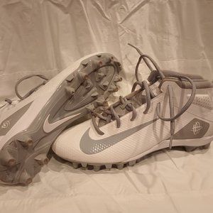 Lacrosse cleats